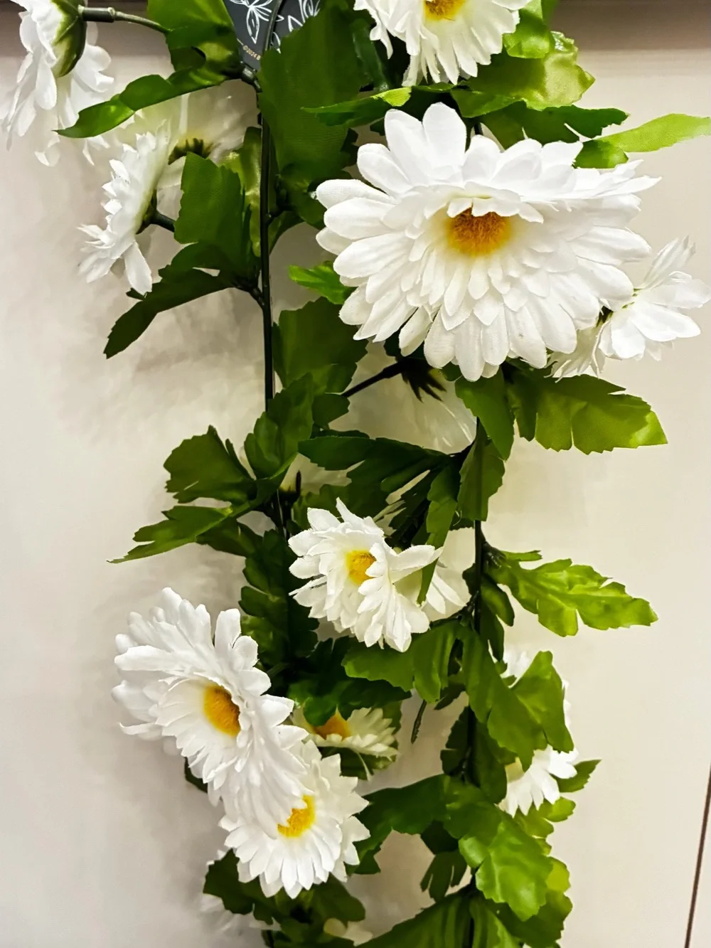 Bella Vita White and Green Daisy Garland